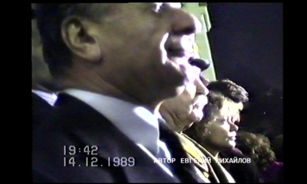 Преди 30 години: Извика ли Младенов танковете или Станко? 
