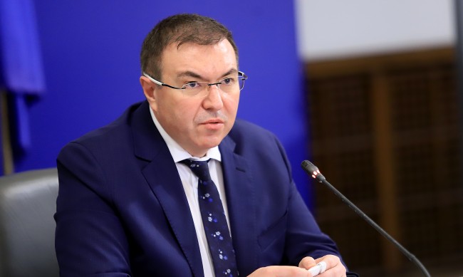 Проф. Костадин Ангелов: Редът за ваксинации на българските граждани е нарушен