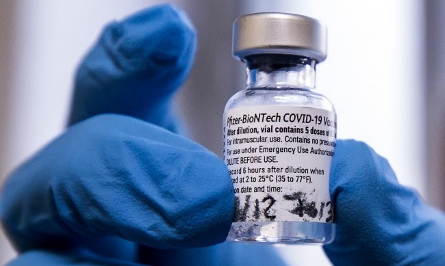 Четири мобилни екипи ще ваксинират възрастни софиянци 