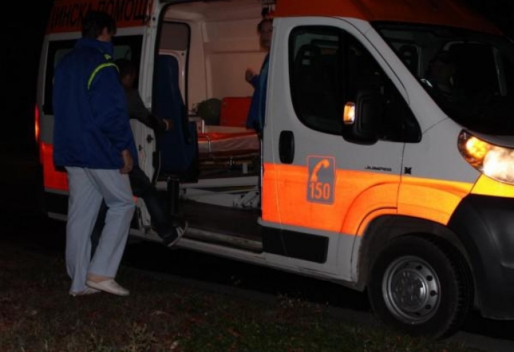Зверска катастрофа на Околовръстното в София, режат кола, за да извадят ранени, движението е спряно