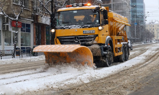 7 фирми ще чистят снега в София